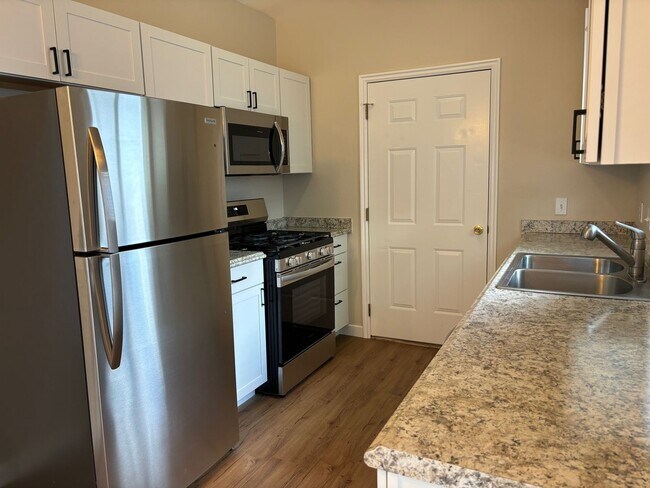 Foto del edificio - 3 Bed 2 Bath Home