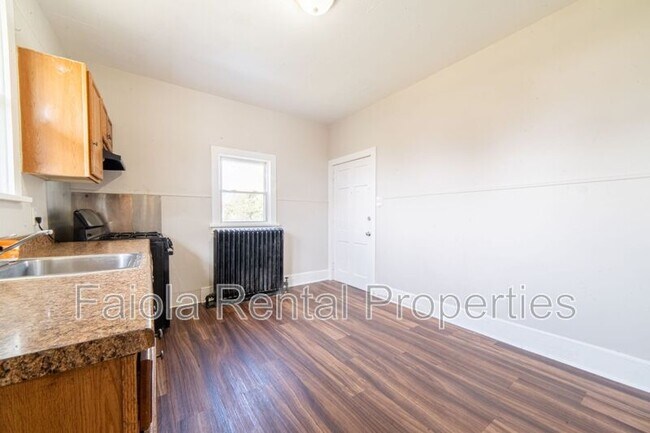 Foto del edificio - 426 W Peach St