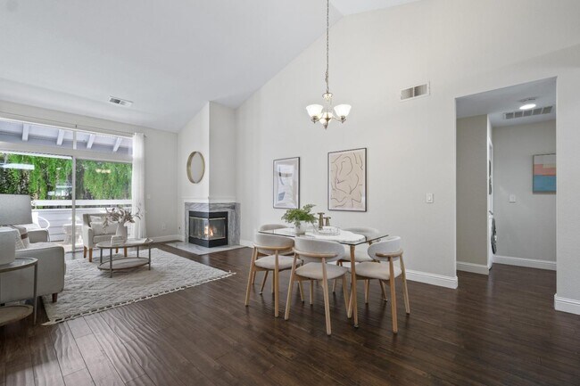 Foto del edificio - 1735 Parkview Green Cir