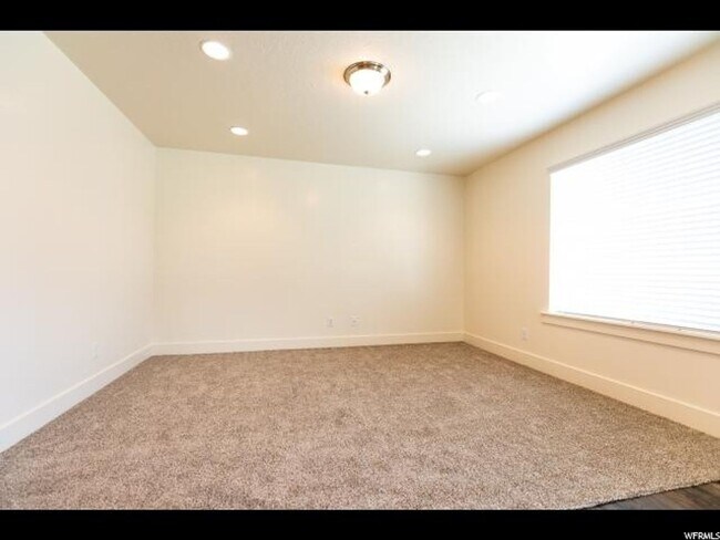 Foto del edificio - Spanish Fork End Unit Townhome!