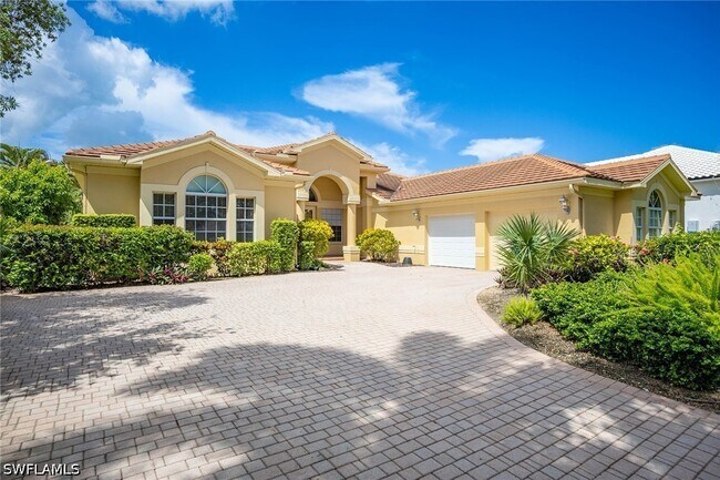 Foto del edificio - 25820 Creekbend Dr