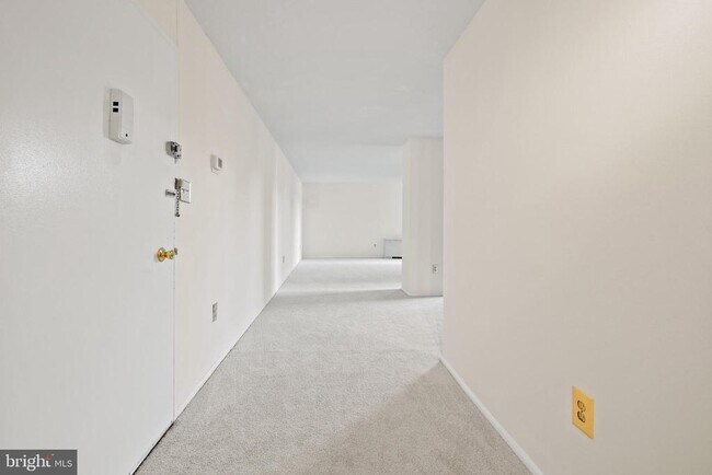 Foto del edificio - 4600 S Four Mile Run Dr