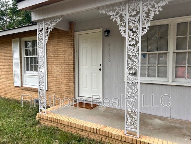 Foto del edificio - 2418 Sumac Dr