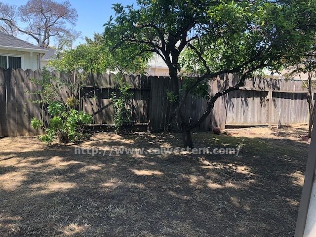 Foto del edificio - 3/1 House ...needs TLC