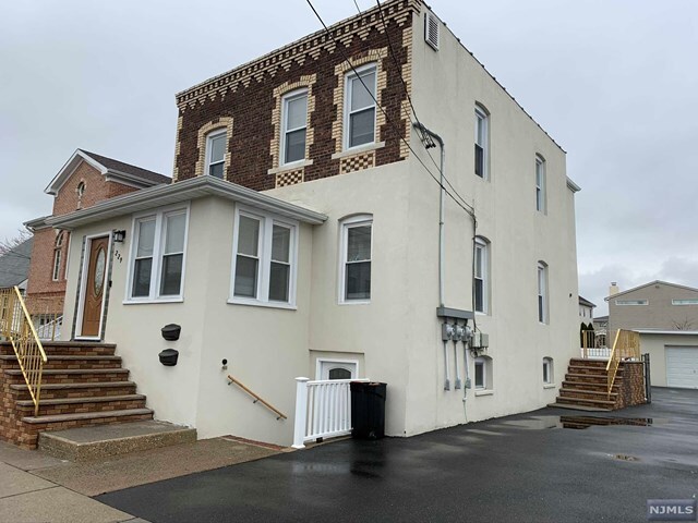 Building Photo - 229 Sanford Ave