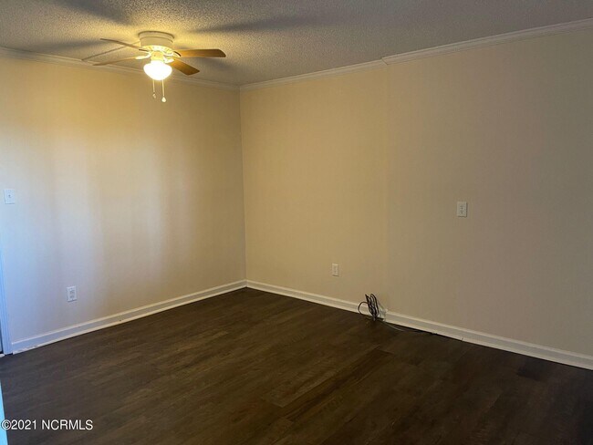 Building Photo - 137 Sea Gull Ln