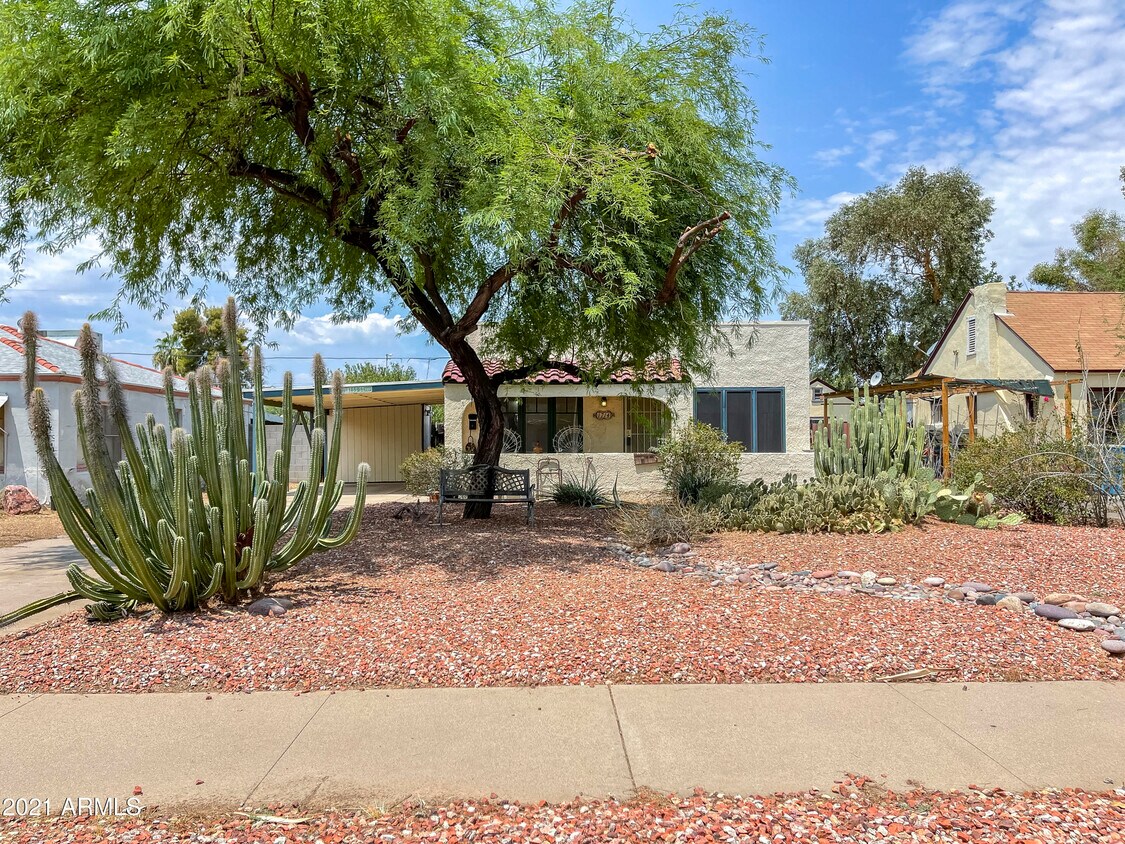 Primary Photo - 1714 16th Ave