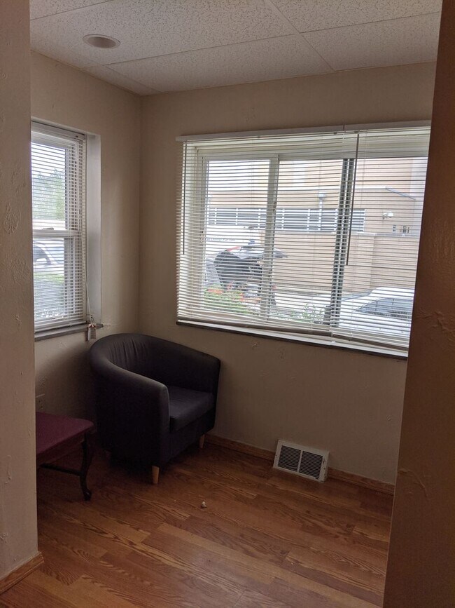 Foto del edificio - Renovated South Oakland 6 bedroom House