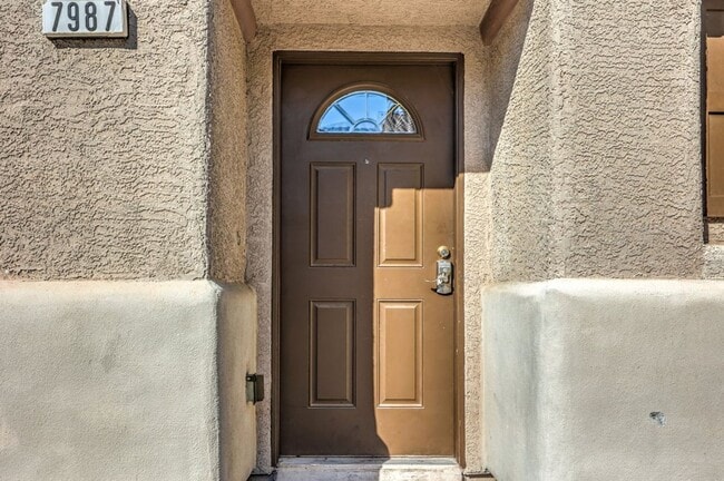 Building Photo - Spacious 3-Bedroom Home with Modern Amenities in a Prime Las Vegas Location