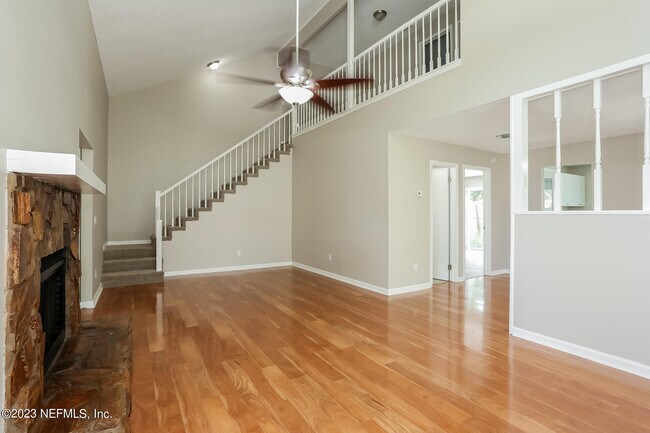 Building Photo - 11360 Fort Caroline Lakes Dr S