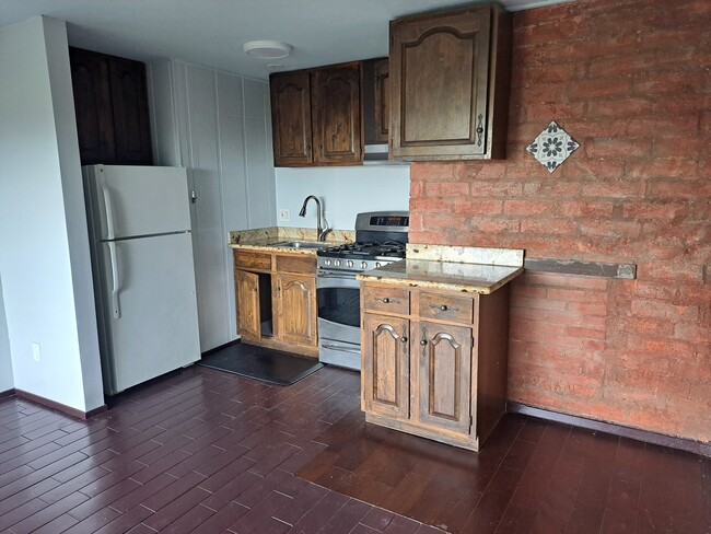 Foto del edificio - 6170 Plymouth Ave