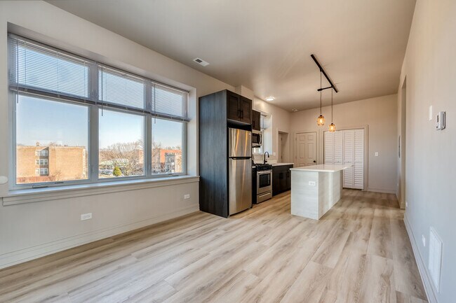 Foto del edificio - 1427 S Kedzie Ave