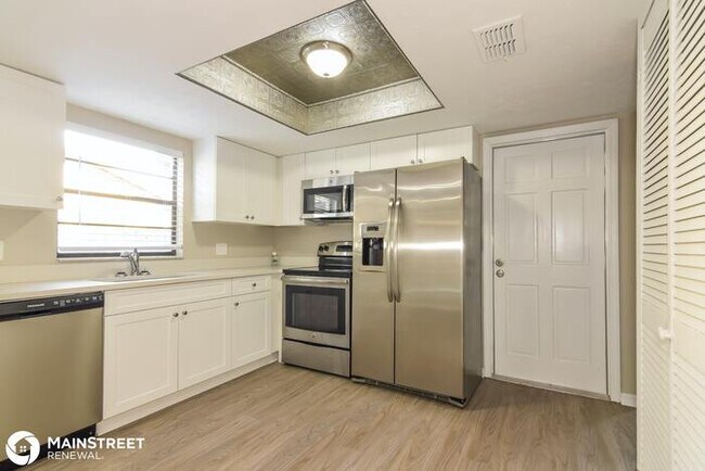 Foto del edificio - 612 Angelica Pl, Brandon, FL 33510