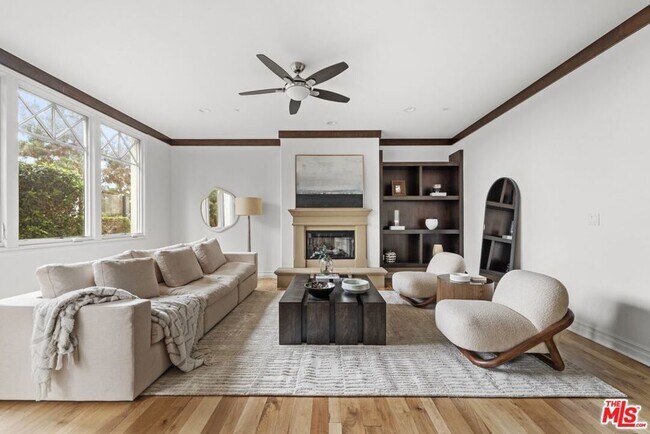 Building Photo - 6241 Crescent Park W