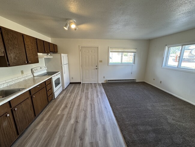 Building Photo - 5001 Point Bluff
