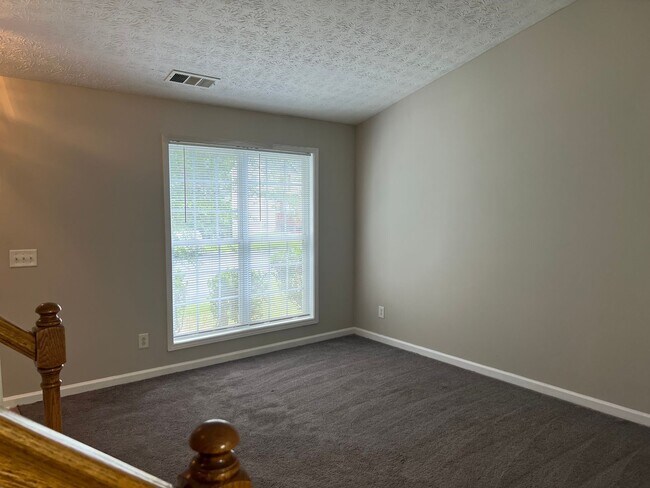 Building Photo - Adorable 3 Bedroom, 2 1/2 Bath