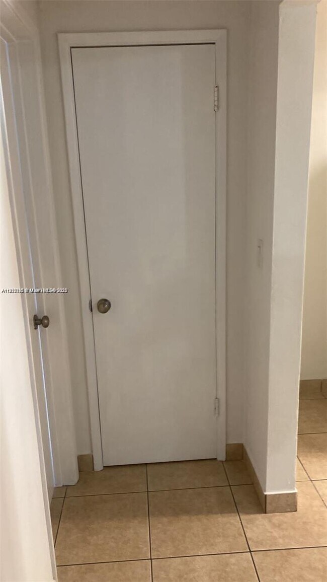 Building Photo - 200 NE 45th St