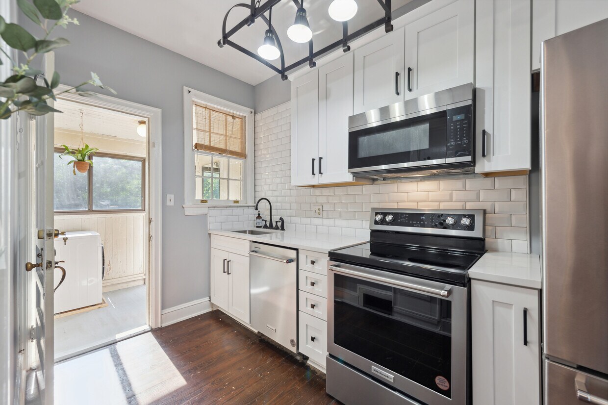 2033 Dilworth Rd W Unit 3, Charlotte, NC 28203 Condo for Rent in