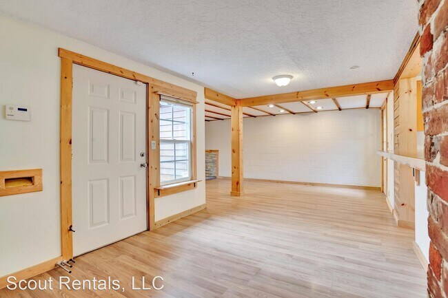 Building Photo - 2 br, 1 bath House - 23 NE Holland St