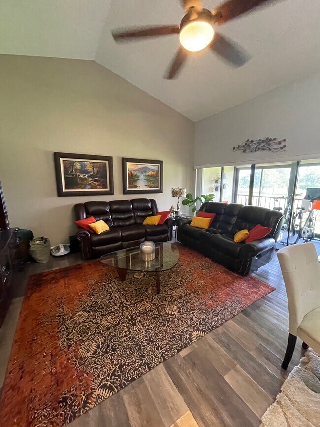 Building Photo - 5861 Parkwalk Dr