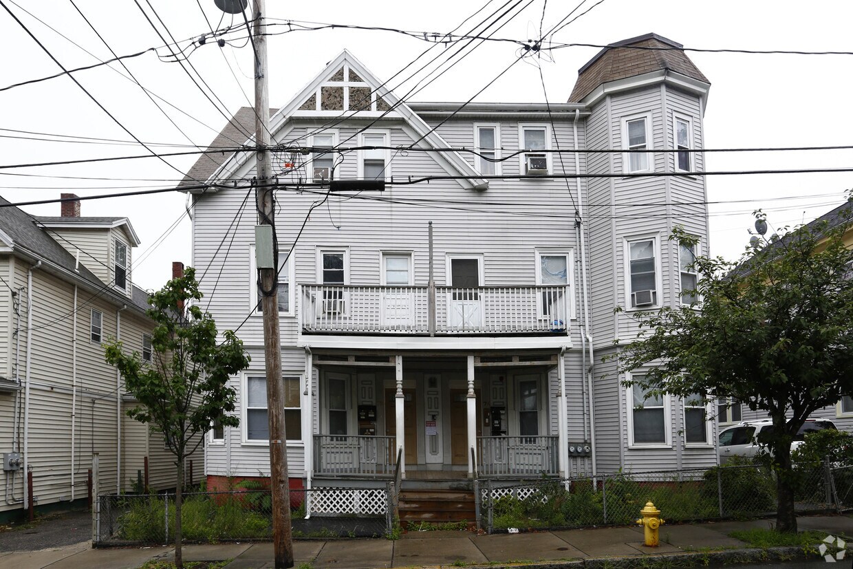 Building Photo - 72 Bloomingdale St