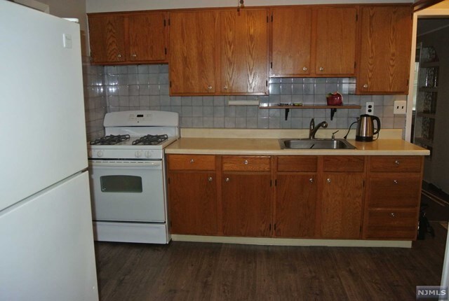 Building Photo - 44 MacDonald St