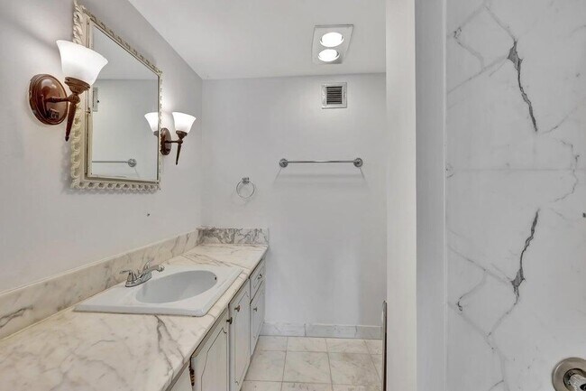 Foto del edificio - 111 N Pompano Beach Blvd