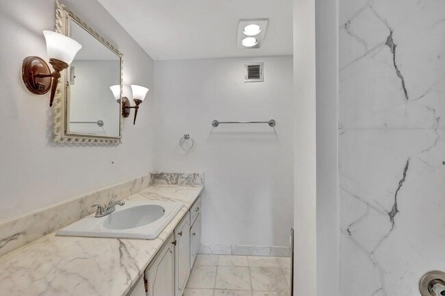 Building Photo - 111 N Pompano Beach Blvd
