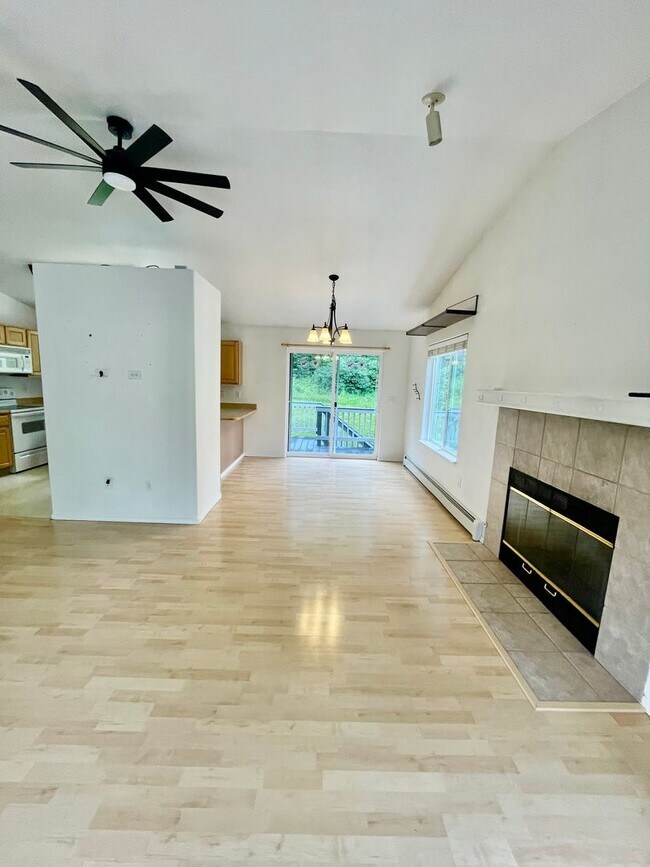 Building Photo - Fantastic 4 bedroom/3 bath/2 car garage home in prime secluded Chugiak location, additional carpo...