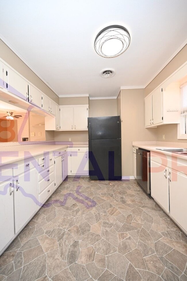 Building Photo - 1707 Lind Dr