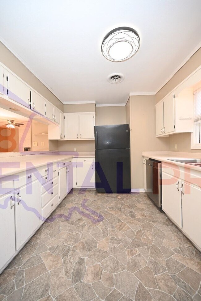 Foto del edificio - 1707 Lind Dr