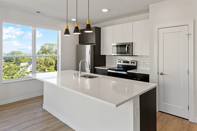 Building Photo - 5945 6th Ave