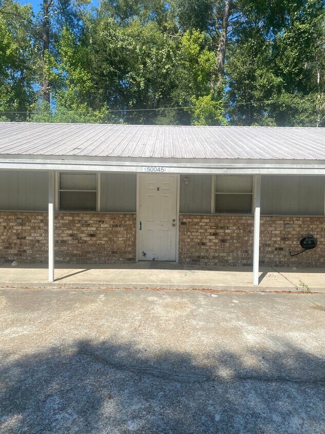 Primary Photo - 50045 Kevin Drive