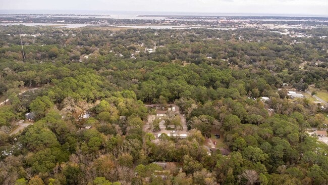 Building Photo - 841 Helen St