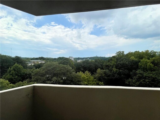Foto del edificio - 1501 Clairmont Rd