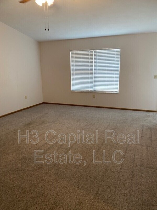 Building Photo - 8 Innsbruck Ln