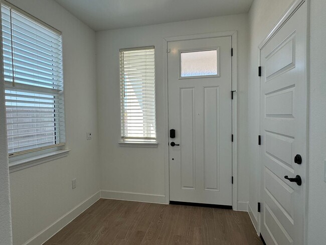 Foto del edificio - Avail by June 25th. Solar home in 55+ gated community at Heritage Placer Vineyards