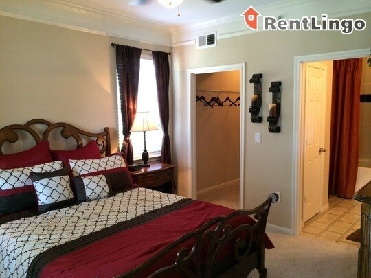 Foto principal - 1340 W Gray St