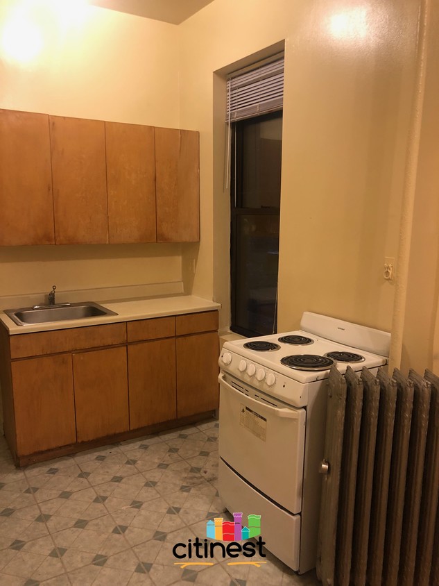 Foto del edificio - 321 W 42nd St