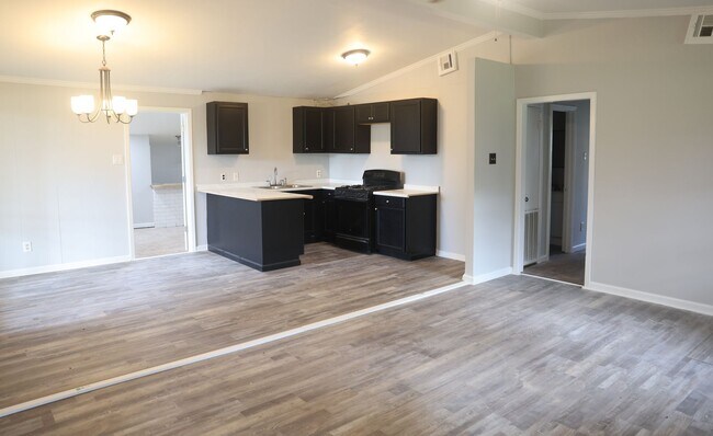 Foto del edificio - Single Family Residence