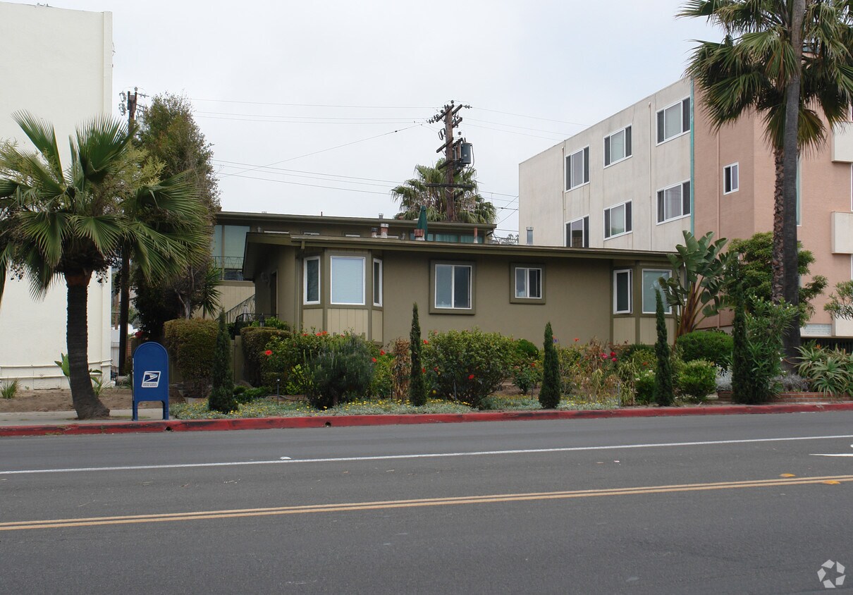 Foto principal - 6667-6671 La Jolla Blvd
