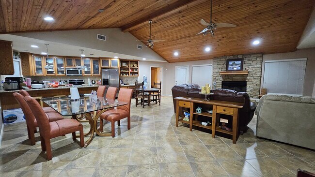 Foto del edificio - 8565 Lorene St