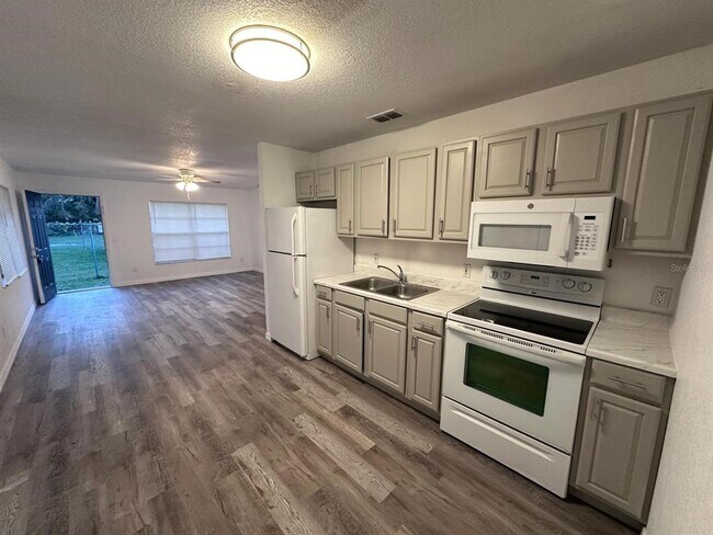 Foto del edificio - 3112 Ave V NW
