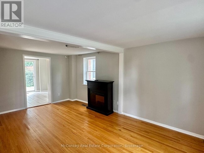 Building Photo - 175 Douro St