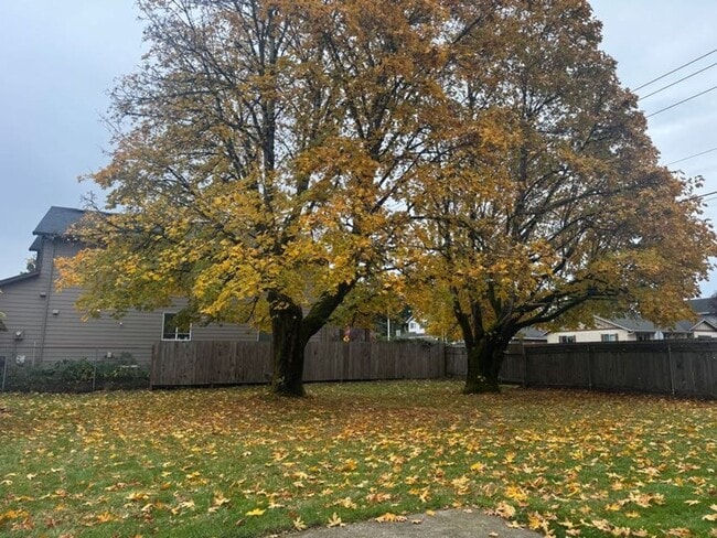 Foto del edificio - Large 2 bedroom duplex