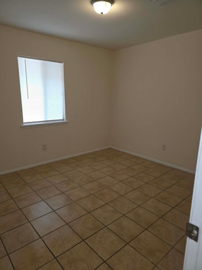 Foto del edificio - 2 bed Duplex Unit in NE Pensacola off N Davis Highway
