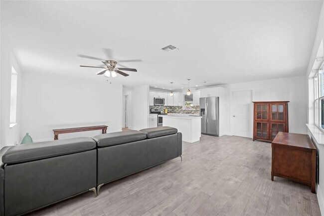 Foto del edificio - 5641 NE 8th Ave