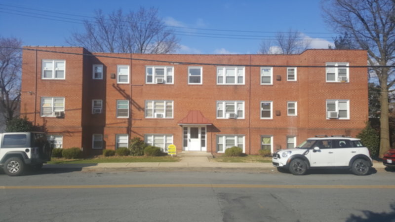 Primary Photo - 2 Russell Ave