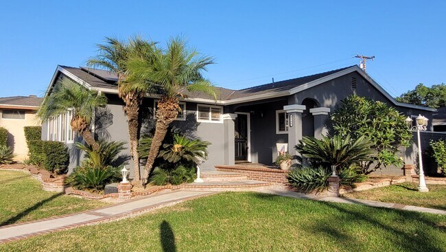 Building Photo - Move in with $2100 rent  OAC + deposit on ...