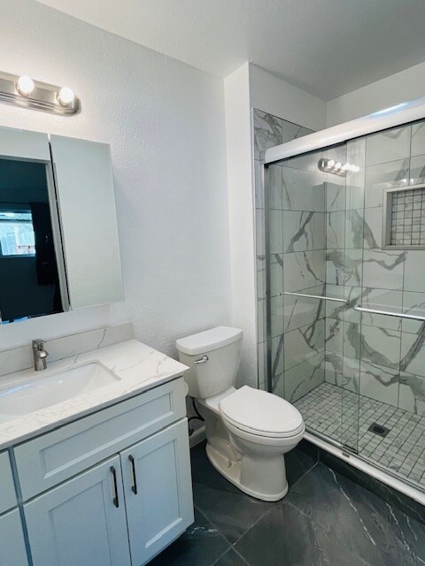 Main Bath - 1729 Silver Creek Cir